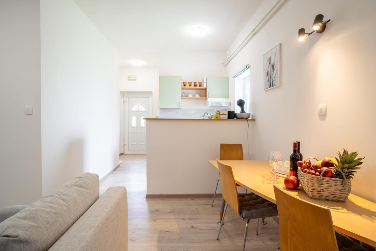 Apartman Mihovil Gospić Εξωτερικό φωτογραφία